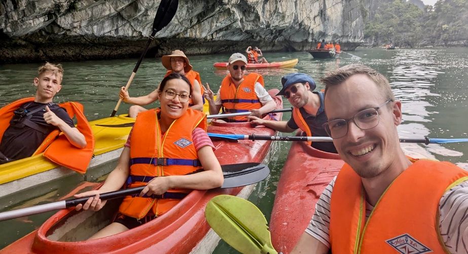 Optioneel kajakken Ha Long Bay